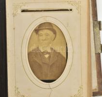 Régi fotóalbum, félbőr-kötés, fatáblás kötés, 12 db vizitkártya és papírkép., réz verettel hiányos, ...