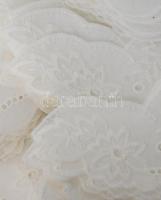 cca 100 darab gépi hímzett felvarró, h: 13 cm