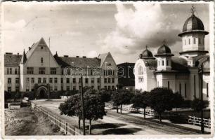 1941 Gyergyószentmiklós, Gheorgheni; Liceul Sfantul Nicolae / Gimnázium, Ortodox templom / grammar school, Orthodox church. photo