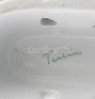 Herendi Tertia virágmintás váza, kézzel festett, jelzett, kis kopásnyomokkal, m: 12 cm