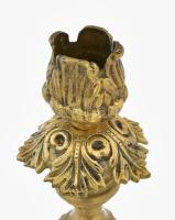 Antik bronz gyertyatartó, plasztikus virág díszítménnyel, pótolt talpazattal és szerelékkel, m: 27 c...