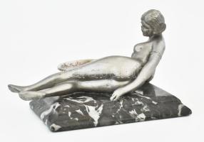 Fekvő női akt figurális asztali ékszertartó. Összeállítás fém szobor és WMF tálka felhasználásával, ...