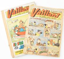 cca 1952-1953 Vaillant. Le Journal Le Plus Captivant N. 374 és N. 400. Francia nyelven. Az egyik borító nélkül, és az első lapon nagyobb lapszéli hiánnyal, a másik félvászon-kötésben, kopott borítóval, sérült gerinccel.