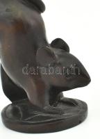 Japán netsuke. Faragott ekzóta fa, jelzett, m: 7 cm