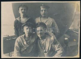 cca 1905 Az S.M.S. Admiral Spaun osztrák-magyar gyorscirkáló hadihajó matrózainak csoportképe / Four sailors pose for the camera on the deck of S.M.S. Admiral Spaun.. 10x7,5 cm