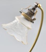 Antik asztali lámpa, bronz, spiáter, csiszolt antik üveg búrával, golyó lábakon álló fa talapzaton, ...