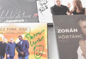 16 db vegyes zenei CD, benne jazz, könnyűzene, világzene, stb, egy-két dedikált borító, némelyik bon...