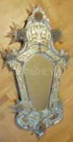 Antik velencei jellegű üvegtükör kézi csiszolásokkal, díszes kerettel és 100cm-es magassággal, javítható kisebb sérülésekkel