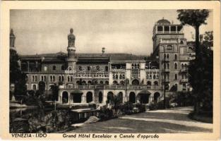 Venezia, Venice; Lido, Grand Hotel Excelsior e Canale d'approdo / hotel, canal