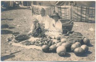 Brassó, Kronstadt, Brasov; erdélyi folklór, piac / Transylvanian folklore, market. Marietta Jekelius photo