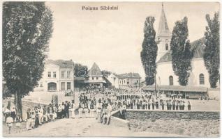 Polyán, Pojana, Poiana Sibiului; Fő tér, templom, erdélyi folklór. Fot. E. Fischer / main square, church, Transylvanian folklore (EK)