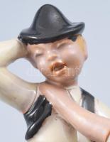 Komlós Kerámia Budapest táncospár. Jelzett: masszába nyomva és címkével is, talpánál kis pattogzássa...