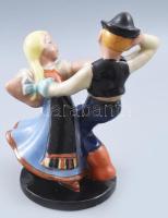 Komlós Kerámia Budapest táncospár. Jelzett: masszába nyomva és címkével is, talpánál kis pattogzássa...