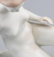 Aquincum támaszkodó akt. Jelzett, kis kopással, m: 22,5 cm