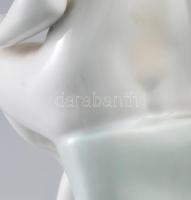 Aquincum támaszkodó akt. Jelzett, kis kopással, m: 22,5 cm