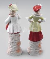 Német historizáló figura pár. Formaszámmal jelzett, kis kopással, m: 18 cm