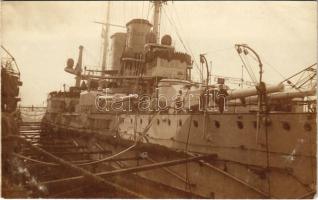 SMS Radetzky az Osztrák-Magyar Haditengerészet Radetzky-osztályú csatahajója a szárazdokkban / K.u.K. Kriegsmarine / Austro-Hungarian Navy Radetzky-class pre-dreadnought battleship in the dry dock. photo (EK)