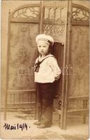 1914 Mini matróz kisfiú az SMS Radetzky egyenruhájában / K.u.K. Kriegsmarine / Mini mariner boy dressed in Austro-Hungarian Navy uniform of SMS Radetzky. Sorgel & Fleck photo (EK)