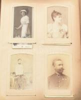 cca 1880-1910 Régi családi fotóalbum, keményhátú fotókkal (vizitkártyák, kabinetfotók), közte sok ka...