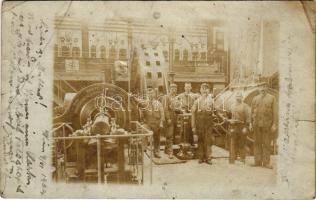 1903 Wien, Vienna, Bécs; Erste Brünner Maschinenfabrik Gesellschaft, Kraftwerk Simmering (?) / machine factory, power plant, interior with workers. photo (b)