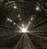 cca 1972 Budapest, a Moszkva téri metróállomás építésének dokumentációs felvételei, föld felett és f...