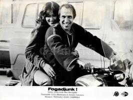 cca 1987 ,,Fogadjunk" című olasz filmvígjáték jelenetei és szereplői, 5 db vintage produkciós f...