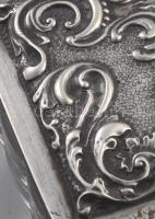 Legyezőtartó doboz. Antik ezüst (Ag) tetejű üveg dobozka Bécs, 1850. Jelzett 111 g 22x8 cm Hibátlan ...