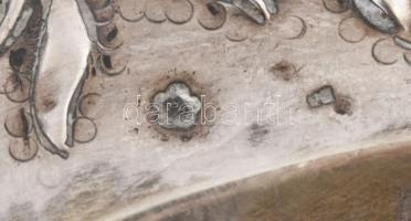 Ezüst (Ag) tálca, áttört és plasztikus díszítéssel Dianás jelzéssel, mesterjeggyel. Kopott aranyozás...