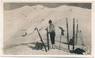 1942 Radnai-havasok, Muntii Rodnei; Ünőkő, téli sport, síelő. Kováts László mérnök felvétele / Varful Ineu / mountain peak, ski, winter sport (fl)