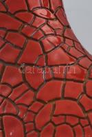 Zsolnay repesztett ökörvér (eozin) mázas porcelán váza, 1960-as évek. Jelzett, kis mázhibákkal, ille...