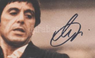 Al Pacino autográf aláírása A Scarface - A Sebhelyes arcú c. film őt ábrázoló filmrészleten. Üvegeze...