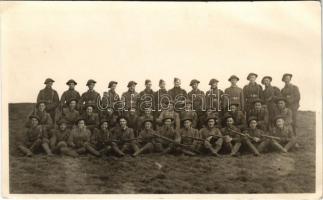 1943 Blackpool, Második Világháborús Brit katonai osztag fotója., 1943 Blackpool, WWII British military, group of soldiers. photo