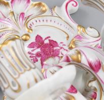 Herend Apponyi purpur mintás kétágú falikar. Jelzett, sérült, javított, egyik gyertyatartó fejrész l...