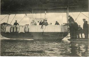 Zeppelin Luftschiff. Vordere Gondel mit Graf Zeppelin / German airship