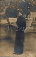 Marie-Adelaide, Grande-Duchesse de Luxembourg sur la terrasse au Chateau de Colmar-Berg / Marie-Adélaide, Grand Duchess of Luxembourg, Mária Adelaida, luxemburgi nagyhercegnő