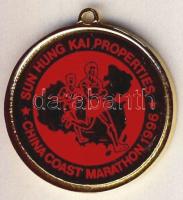 Kína 1996. "Kínai parti maraton" bicolor fém emlékmedál (aranyozva) T:P f