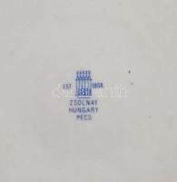 Zsolnay karácsonyi mintás pralinékínáló. Jelzett, hibátlan, d: 14,5 cm, m: 11 cm