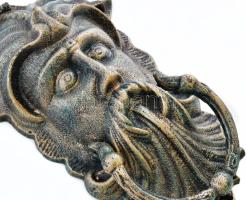 Viking stílusú ajtókopogtató. Bronzírozott vas, Indonézia, 24x16 cm