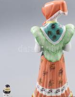 Hollóházi matyó menyecske nagy méretű és matyó legény (kis méretű). Kézzel festett, jelzett, hibátla...