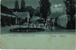 Pöstyén, Pystian, Piestany; Régi fürdő tér este, fürdőkocsisok, kerékpáros / old spa at night, spa carriages, bicycle (fl)