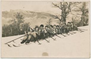 1932 Vulkán-hegység, Muntii Valcan; síelők, téli sport / Varful Mutu / skiers, winter sport. photo