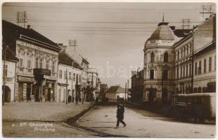 Sepsiszentgyörgy, Sfantu Gheorghe; Primaria / Városháza, üzletek, autóbusz / town hall, shops, autobus (fl)