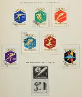 1960-1970 Gyűjteménykezdemény előnyomott albumlapokon, 2 db bordó műanyag borítóban