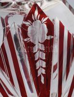 Karel Palda italos üveg. Lapokra fazettált, bíborpácolt üveg dugóval, jelzés nélkül, kopással, kis p...