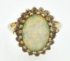 Arany (Au) 14K opálköves gyűrű, jelzett, méret: 1,9 cm, bruttó: 6,1 g