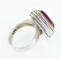Ezüst(Ag) gyűrű szintetikus rubinnal, jelzett, méret: 55, bruttó: 12,8 g