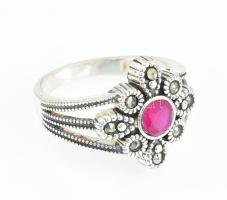 Ezüst(Ag) gyűrű szintetikus rubinnal, jelzett, méret: 58, bruttó: 4,34 g