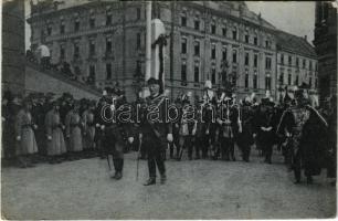 1916 Budapest, IV. Károly király koronázása. A képviselőház és főrendiház felvonulása. Erdélyi udvari fényképész felvétele / the coronation ceremony of Charles I of Austria (EK)