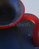 Antik kéküveg váza, vörösüveg fülekkel, anyagában színezett savmaratott üveg, jelzés nélkül, hibátla...