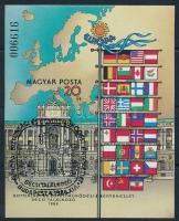 1986 Európai Biztonsági és Együttműködési értekezlet (X.) Bécs vágott blokk elsőnapi alkalmi bélyegzéssel (5.000)